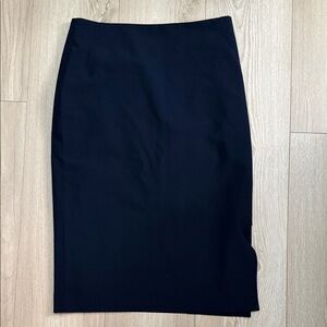 Womens Ann Taylor dark navy skirt size 2